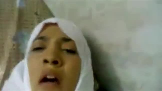 Real fucked muslim nurse and cum on her